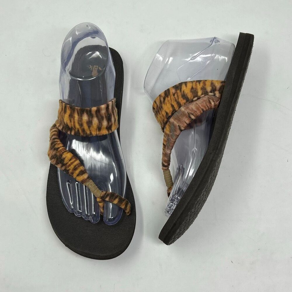 Sanuk Yoga Sling It On Animal Print Women's Sandals Sz 8 Dusty Yellow Flip Flop